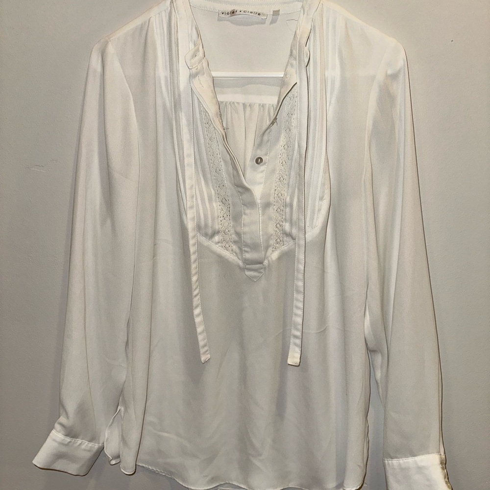 Violet and Claire white/cream blouse. Size S.